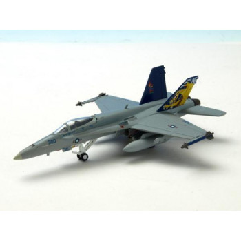 7570　F/A-18C ホーネット アメリカ海軍 VFA-192 NF300 CAG 2003 1/200スケール